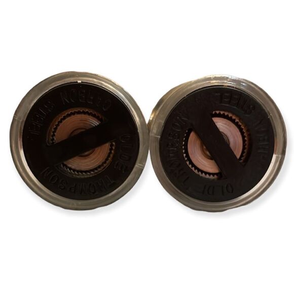 Olde Thompson carbon steel salt and pepper grinder - Picture 4 of 6